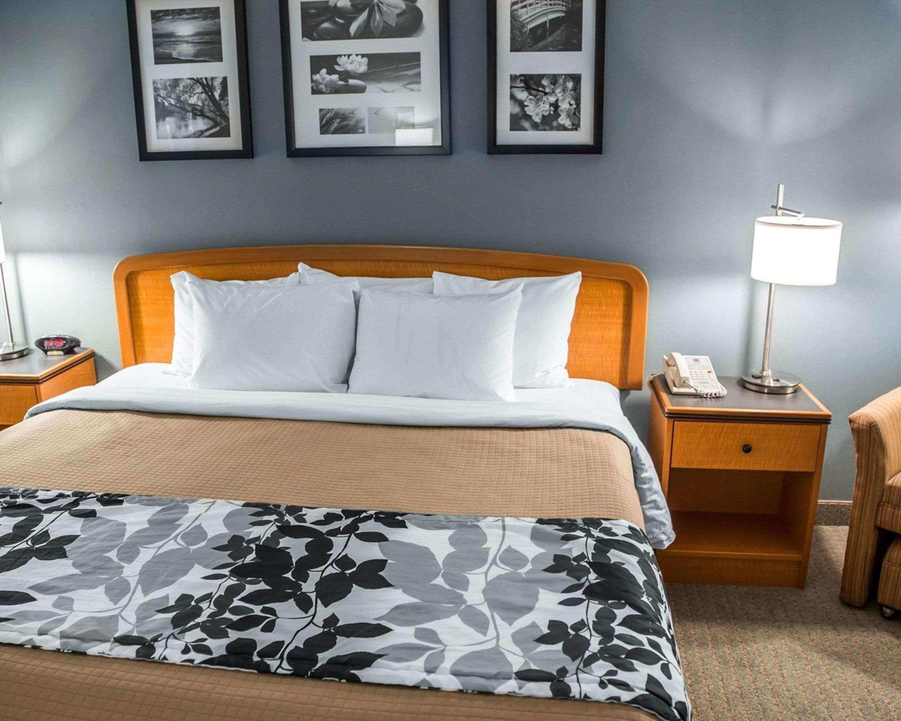 Hotel Sleep & - Quad Cities Davenport