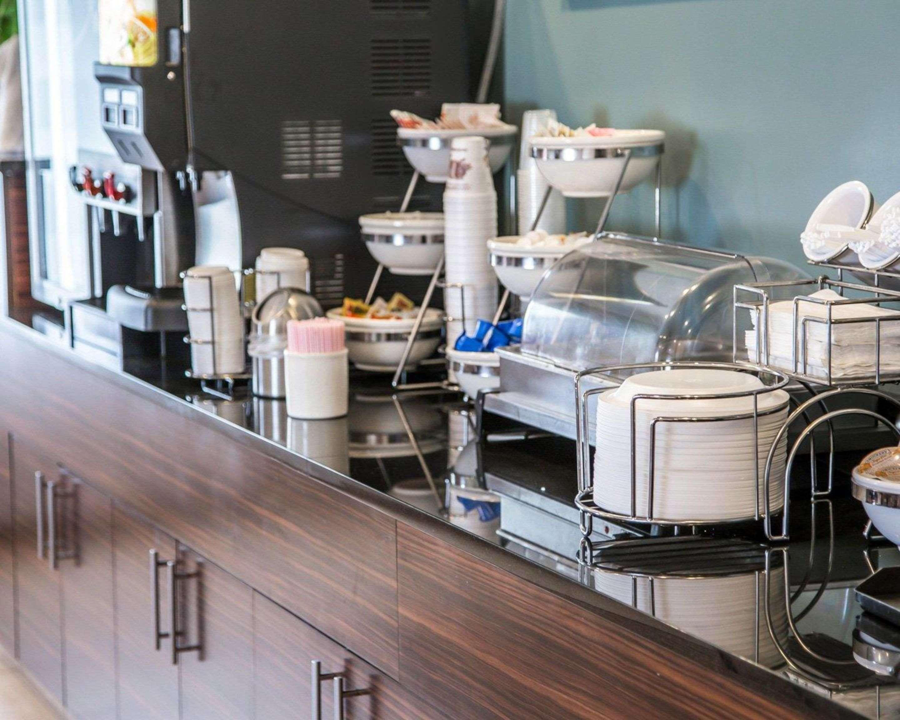 Sleep & - Quad Cities Hotel 3*