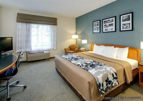 Hotel Sleep & - Quad Cities 3*